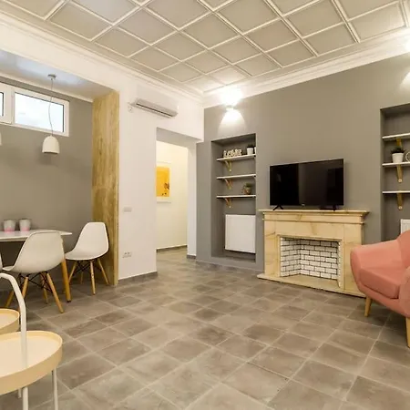 Charming Old Town Apartamento *